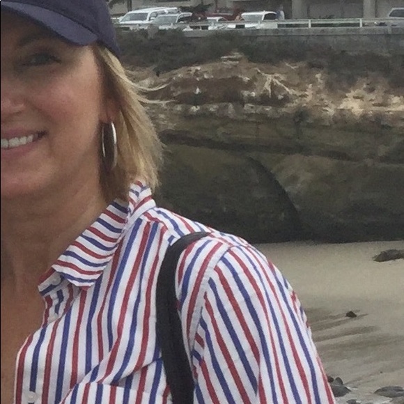 Meet your Posher, Juliana - Picture 1 of 1